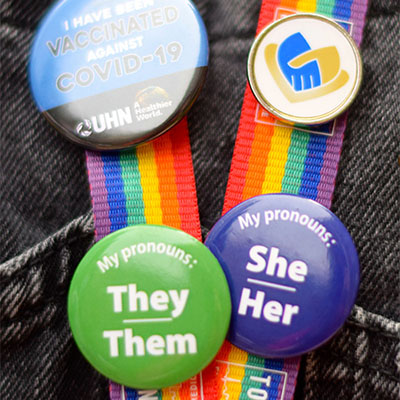 Lanyard with buttons